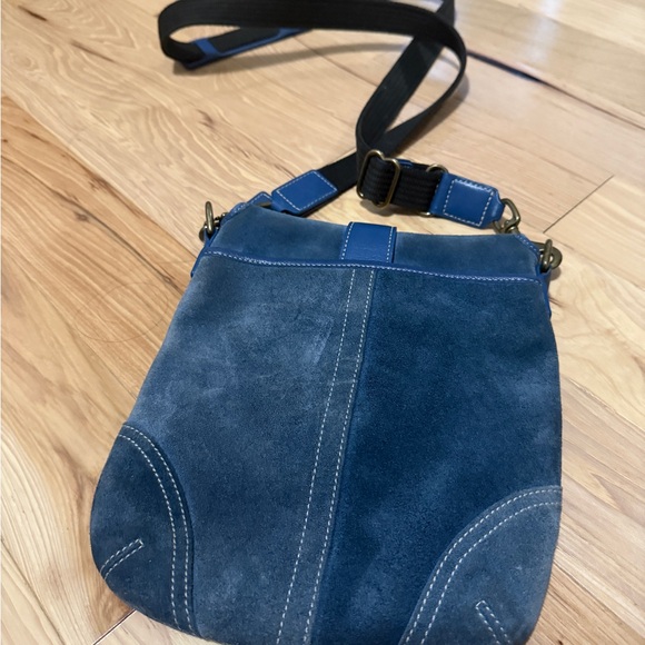 Coach Vintage Blue Suede Crossbody Bag - Picture 5 of 9